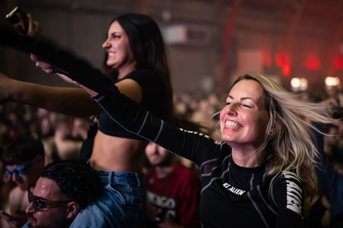 Loading... just a sec